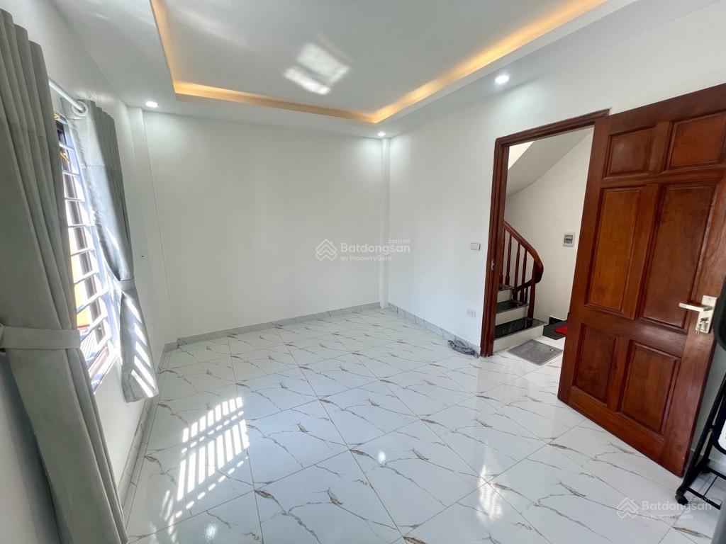 Chính chủ bán nhà lô góc 5 tầng thanh trì, đường thông 10m, full công năng, giá tốt