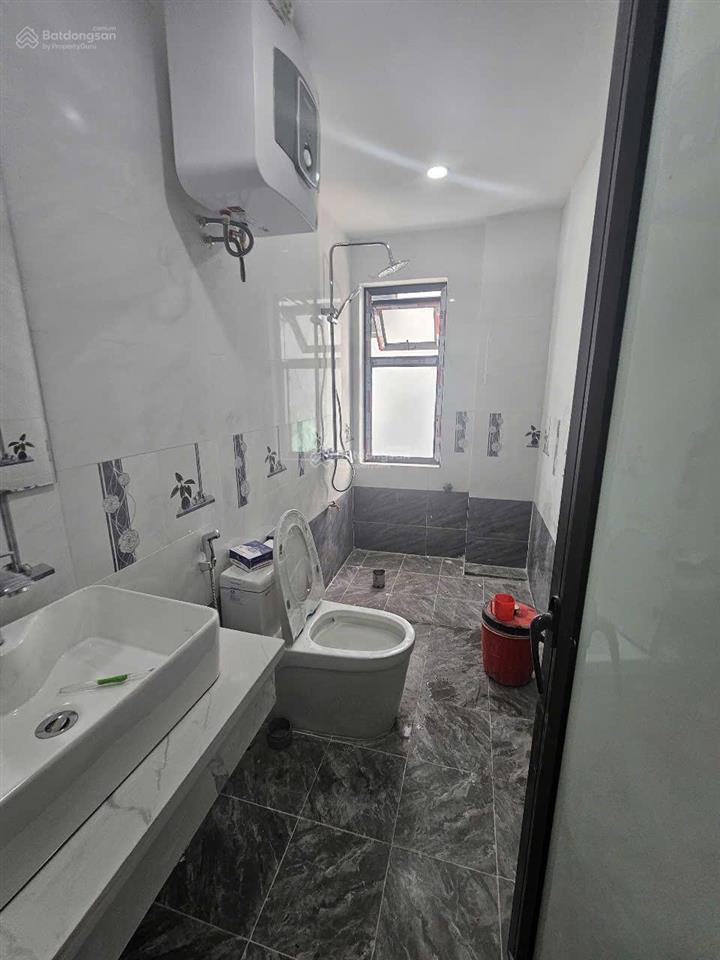 Chính chủ bán nhà lô góc 5 tầng thanh trì, đường thông 10m, full công năng, giá tốt