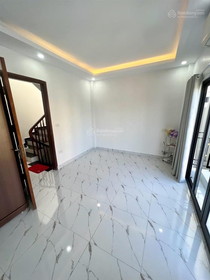 Chính chủ bán nhà lô góc 5 tầng thanh trì, đường thông 10m, full công năng, giá tốt