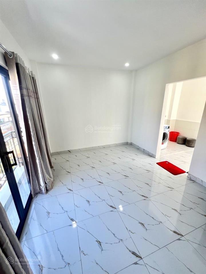 Chính chủ bán nhà lô góc 5 tầng thanh trì, đường thông 10m, full công năng, giá tốt