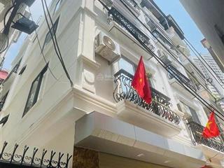 Lô góc  ô tô đỗ cửa  vị trí đẹp  vừa ở vừa cho thuê văn phòng.,