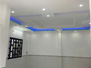 Bán nhà phố đẳng cấp 4 tầng 4,3*15m, đường 10m, 3,95 tỷ, đường 826c, long hậu, cg long an, giáp nb