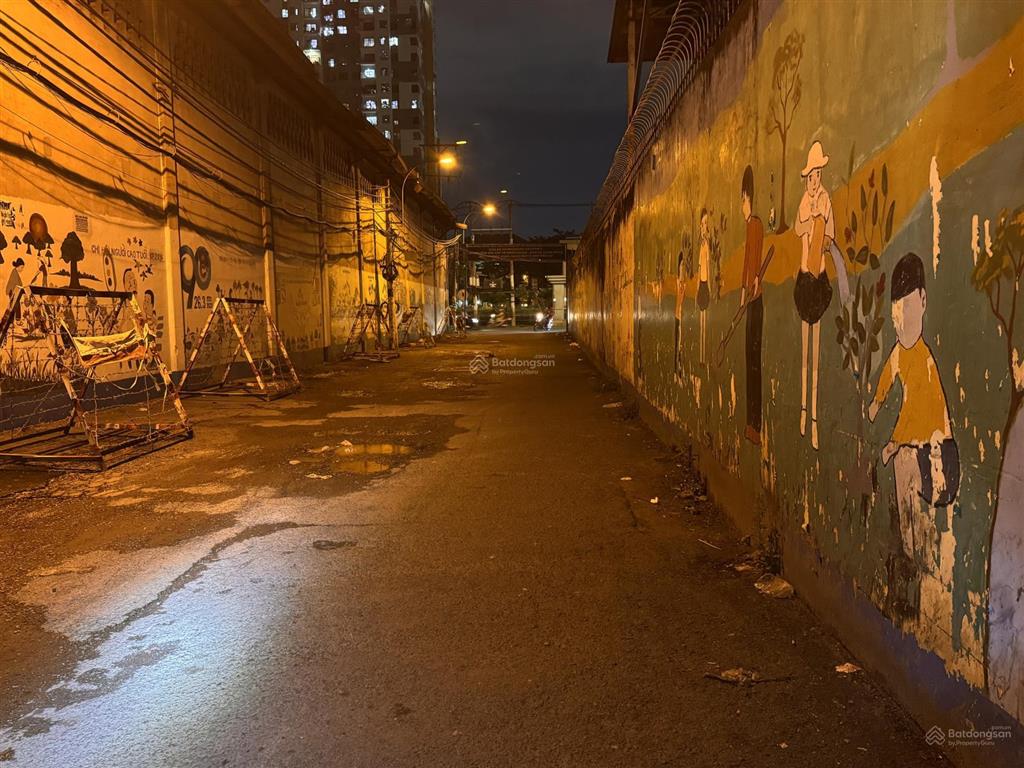 Nhà 1 đời chủ  dt 352m2  xây thành 8 căn  ngang 12 nở hậu 20x25  hxh bình đông, q8 giá 23 tỷ tl