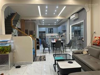 Bán nhà mặt phố phan văn hớn, chỉ ~ 67 triệu/m2 rẻ nhất khu vực, 99m2, 3pn, 4wc, mặt tiền 5.5m hót!