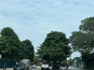 Nhà dân xây quang tiến lô góc mt 5m ngõ thông ô tô qua nhà. sổ nở hậu