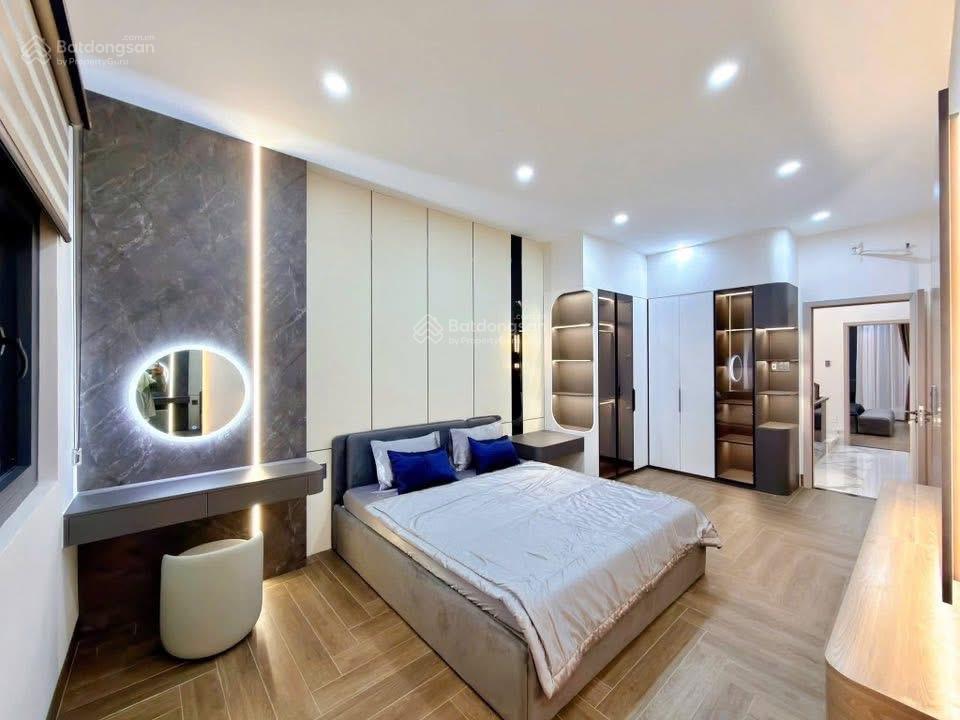 Nhà đẹp đại mỗ ô tô vào nhà  bãi đỗ cạnh nhà  60m2  7.x tỷ