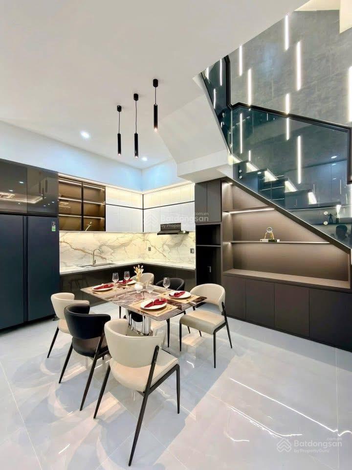 Nhà đẹp đại mỗ ô tô vào nhà  bãi đỗ cạnh nhà  60m2  7.x tỷ