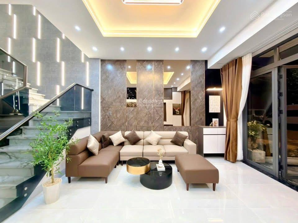 Nhà đẹp đại mỗ ô tô vào nhà  bãi đỗ cạnh nhà  60m2  7.x tỷ