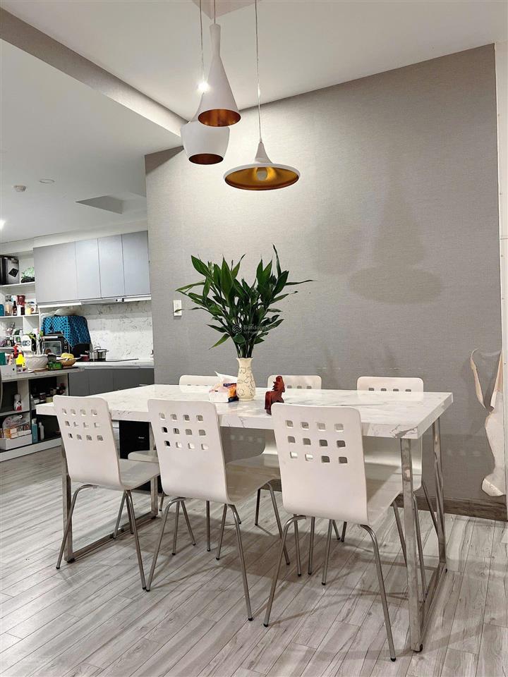 Bán các căn góc phú hoàng anh 3pn 129m2, view phú mỹ hưng thoáng mát, full nội thất, sổ hổng riêng