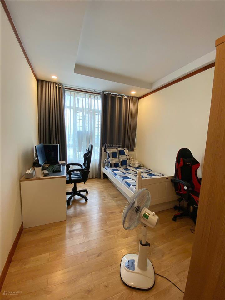 Bán các căn góc phú hoàng anh 3pn 129m2, view phú mỹ hưng thoáng mát, full nội thất, sổ hổng riêng