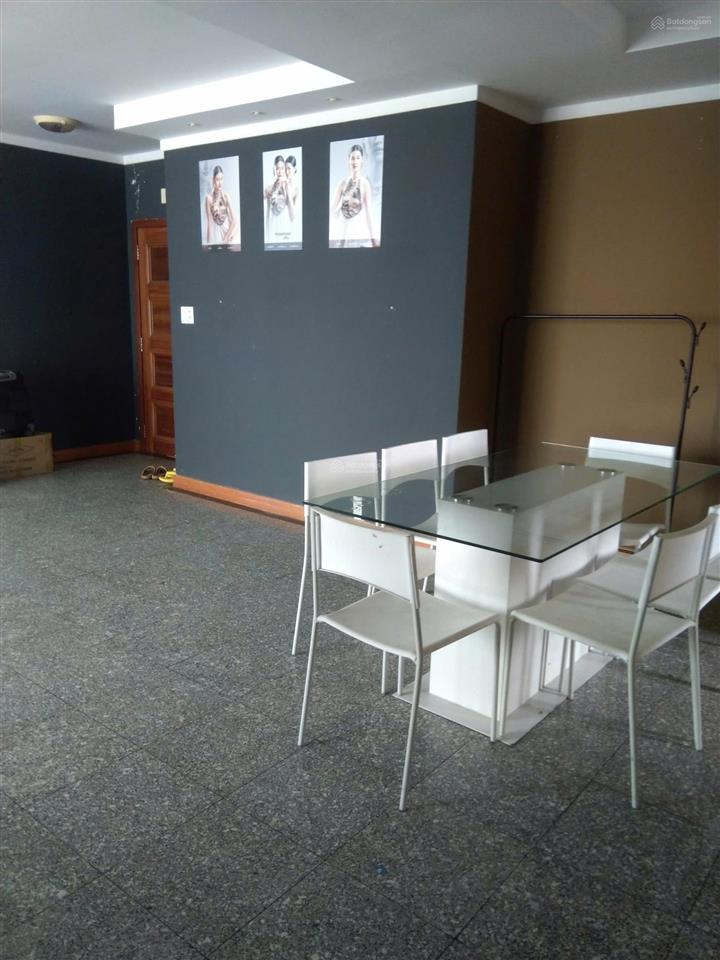 Bán các căn góc phú hoàng anh 3pn 129m2, view phú mỹ hưng thoáng mát, full nội thất, sổ hổng riêng