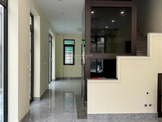 Bán căn biệt thự liền kề  xẻ khe hoàn thiện 5 tầng có thang máy, sát vincom, giá rẻ nhất dự án