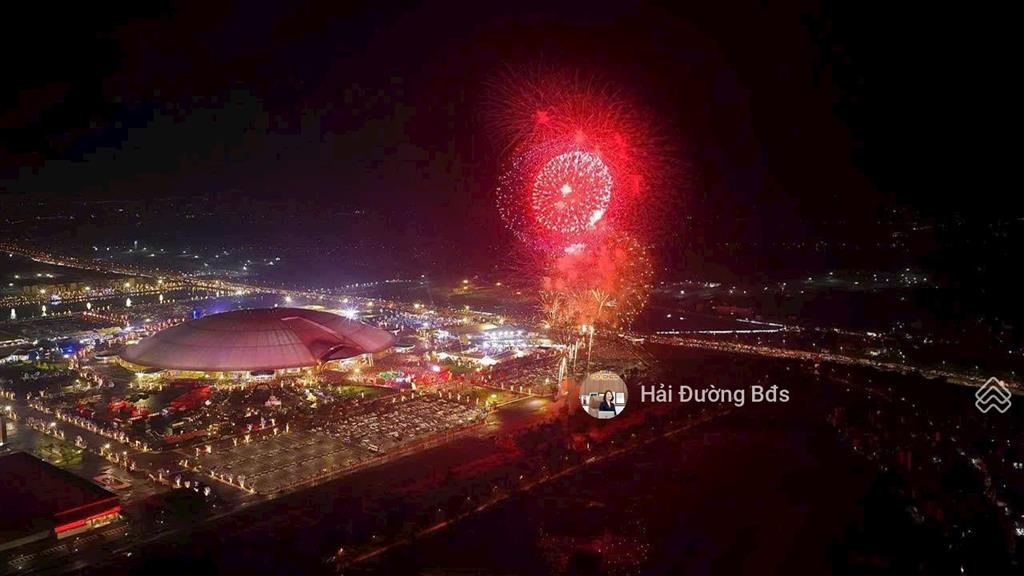 Nhà phố cổ loa 3 mặt thoáng, vị trí vàng gần vincom & triển lãm global gate  cạnh trường học