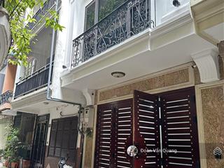 Bán nhà phố pháo đài láng, khu phân lô, dt 35m2 x 5 tầng x mt 4m x giá 8,3 tỷ.
