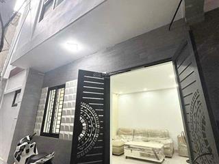 Bán nhà dương quảng hàm, hơn 9 tỷ, 40m, 6 tầng thang máy, ngõ nông