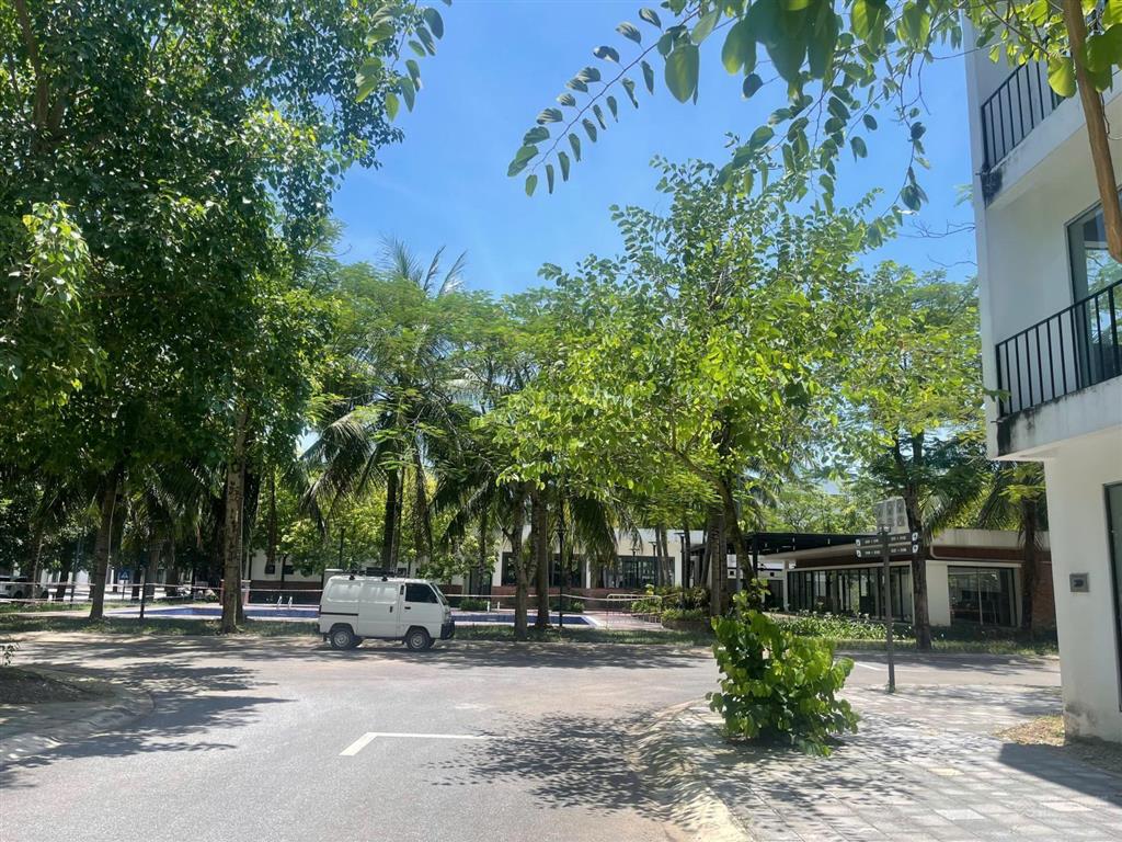 Bán căn nhà góc đối diện công viên tại 1c ecopark giá hợp lý