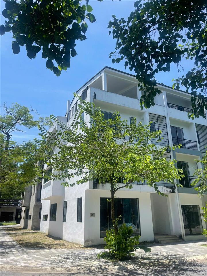Bán căn nhà góc đối diện công viên tại 1c ecopark giá hợp lý
