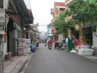 Cực hiếm bán đất tặng nhà dt 60m 7.x tỷ ôtô kinh doanh vỉa hè