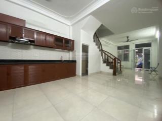 Em bán nhà yên nghĩa dt 70m 4 tầng giá 5.8 tỷ