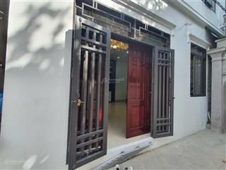 Nhà ngọc trục, 37m2  3 tầng  6, 79 tỷ. ô tô gần