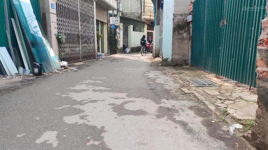 Đất miêu nha, 90m2, ngang 6,8m 9,5 tỷ. sổ đỏ chính chủ. ôtô đỗ cửa. 50m ra ôtô tránh.