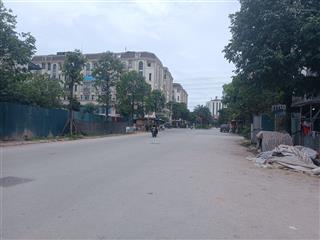 Nhà anh biên, xây 6 tầng  khu đô thị him lam vạn phúc. vỉa hè, ô tô tránh, gara ô tô