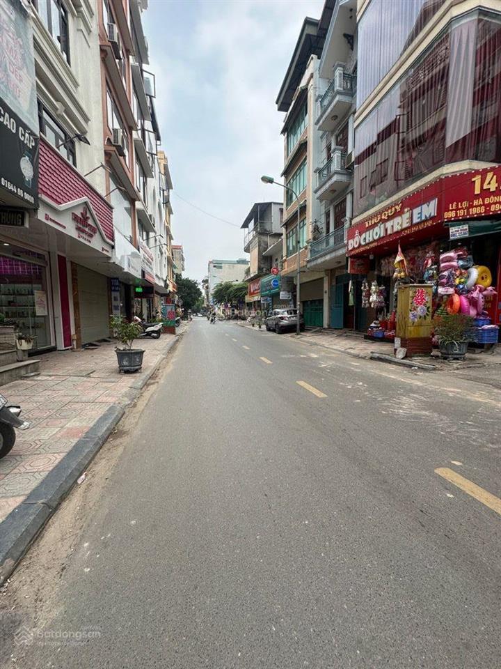 Nhà mặt phố lê lợi hà đông, kinh doanh 24/7 , mặt tiền lớn 4,8m. 57m2 19,3 tỷ.