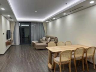 Bán chung cư đường Hoàng Quốc Việt quận Cầu Giấy – 105m2 – giá nhỉnh 8 tỷ.