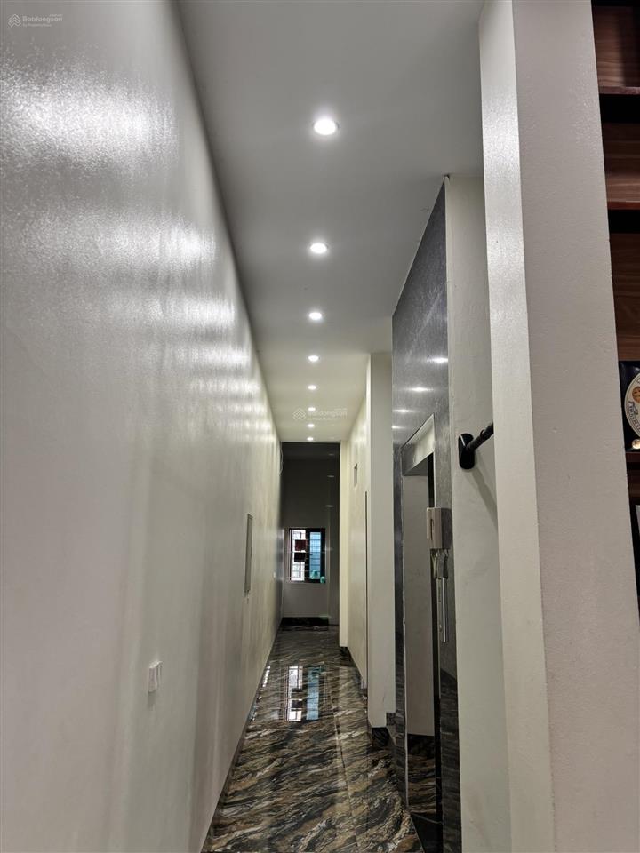 Siêu phẩm cho thuê nhà 5 tầng + 1 tum, 15 phòng mặt đường đt286 hòa tiến, yên phong, bắc ninh