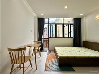 Cho thuê phòng studio ban công tòa nhà thang máy ngay trần hưng đạo q1