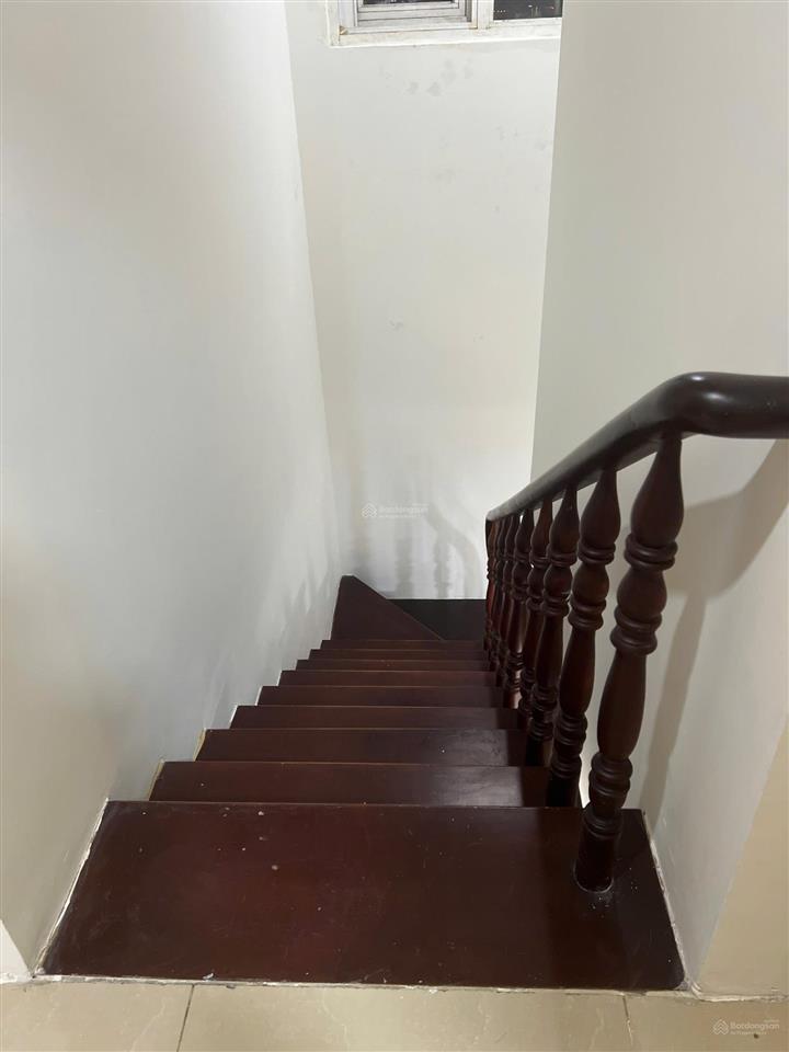 Cho thuê căn hộ penthouse 135m2 hoàng kim thế gia  4pn 3 wc có sẵn nội thất