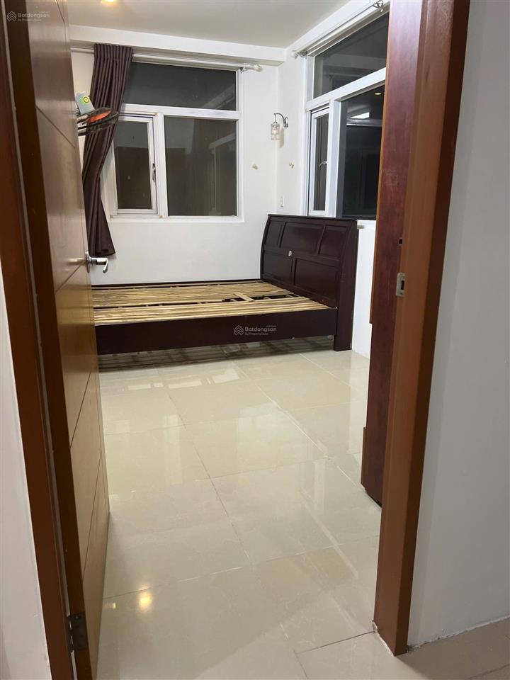 Cho thuê căn hộ penthouse 135m2 hoàng kim thế gia  4pn 3 wc có sẵn nội thất