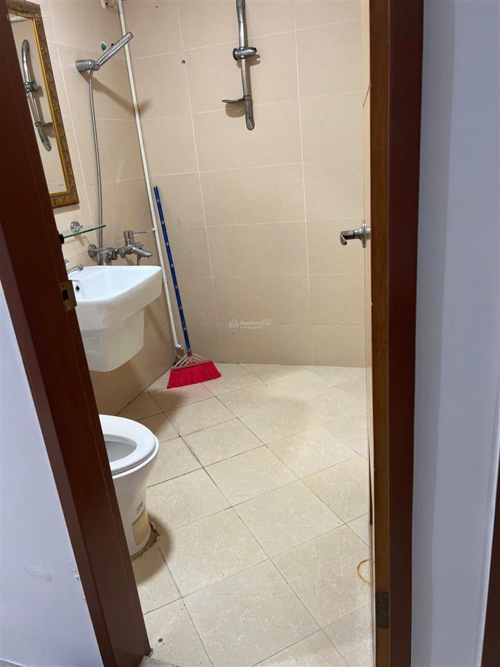 Cho thuê căn hộ penthouse 135m2 hoàng kim thế gia  4pn 3 wc có sẵn nội thất