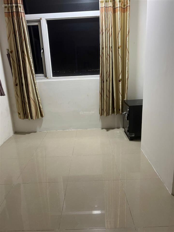 Cho thuê căn hộ penthouse 135m2 hoàng kim thế gia  4pn 3 wc có sẵn nội thất