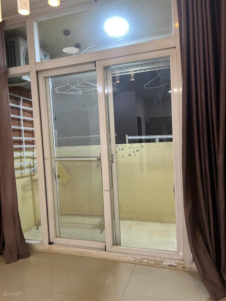 Cho thuê căn hộ penthouse 135m2 hoàng kim thế gia  4pn 3 wc có sẵn nội thất