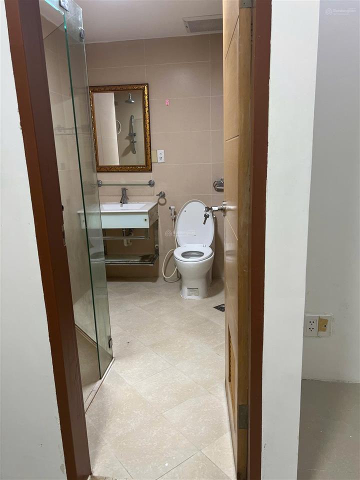 Cho thuê căn hộ penthouse 135m2 hoàng kim thế gia  4pn 3 wc có sẵn nội thất