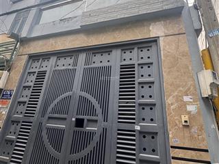 Chính chủ bán gấp nhà ngay chợ vải căn góc 2 mặt hẻm 4m x 12m