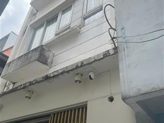 Bán nhà đúc 3 tầng đường sư vạn hạnh quận 5 dt 20m2 nở hậu giá 2,95 tỷ