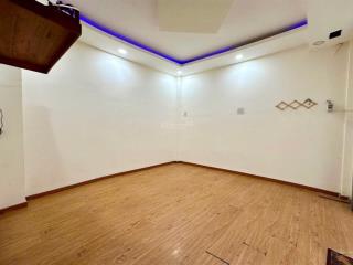 Bán nhà 2 tầng 4,05 tỷ đường lạc long quân quận 11 dtsd đến 64m2