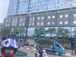 Chuyển nhượng tổ hợp khách sạn và căn hộ cao cấp 6 star  lô góc mặt hồ giảng võ, 2237m2  5.500 tỷ