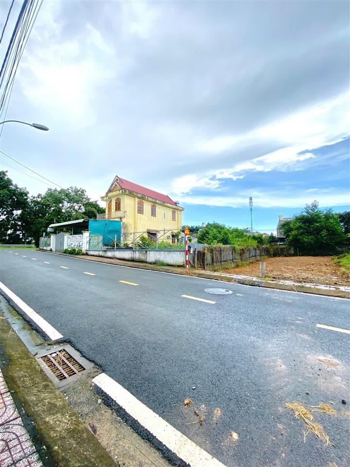 Bán lỗ 300tr lô đất mt kinh doanh đường tỉnh lộ 8 200m2 full thổ giá 860tr shr