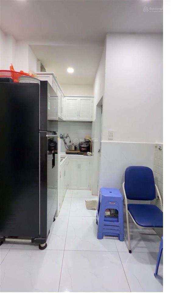 Nhỉnh 1 tỷ sổ hồng riêng âu cơ tân phú. nhà mới đẹp ở liền. hẻm thông . 12m2 ,
2 tầng, 2 wc, 2 pn.