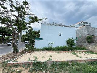 Bán đất giá tốt mặt tiền phạm văn đồng ngang 4,5 m giá 120tr / m2 hướng tây nam diện tích 67,3 m