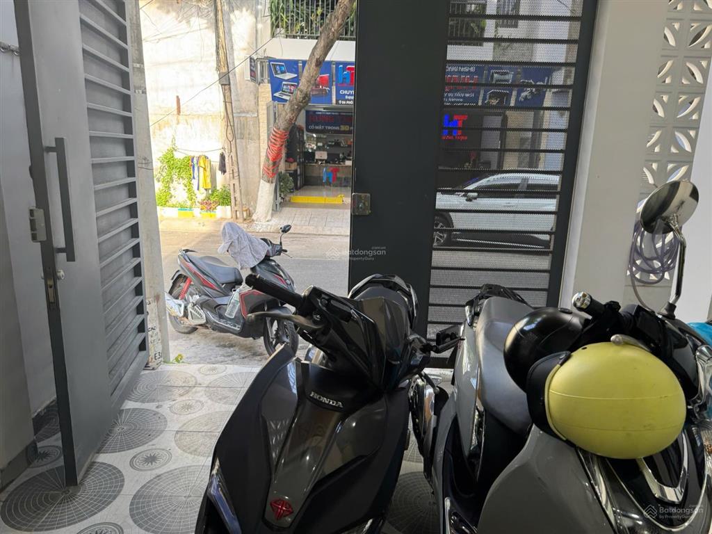 Bán nhà 2 mặt tiền phó đức chính, vĩnh hoà, nha trang 1 trệt 1 lầu sổ hoàn công 137,2m2 giá 10tỷ