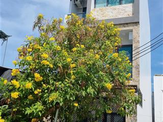 Cần tiền gấp giảm nhanh 200 triệu bán nhà 4 tầng hẻm trần phú gần bệnh viện vinmec gần biển 4tỷ3