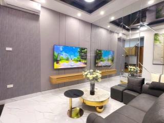 Chcc nguyễn khánh toàn  view phố  giao thông thuận tiện  tiện ích đầy đủ  chỉ 3,98 tỷ (h2cg056)