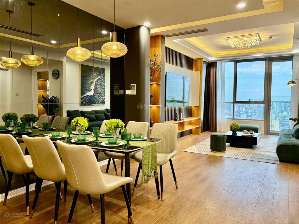 Căn 110m2 golden field "hoa hậu" tòa nhà 3 phòng ngủ 3 vệ sinh ban công đông nam cần bán gấp