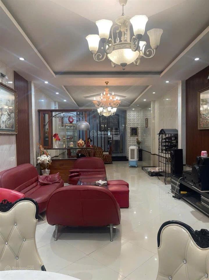Chính chủ cần bán nhanh 155m2 nhà 2 tầng mt núi thành vị trí rất đẹp thuận tiện kinh doanh