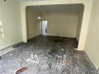 Chính chủ cần bán nhanh nhà 2 tầng mt phan châu trinh vị trí sầm uất kinh doanh đa ngành.