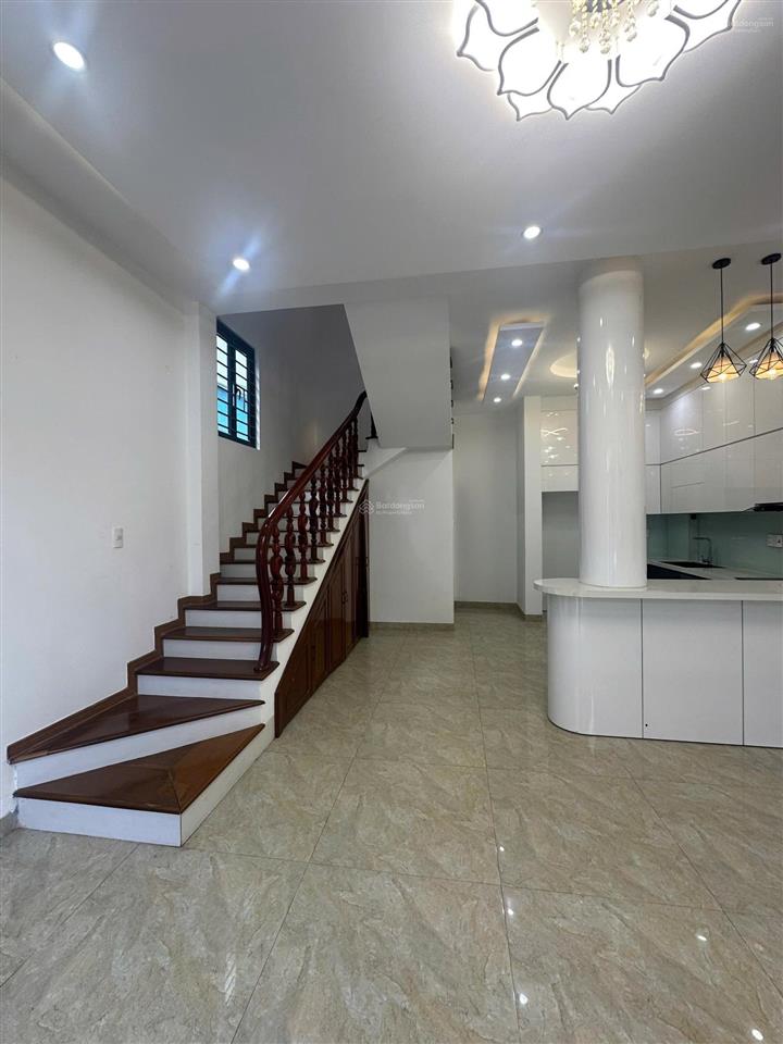 Chính chủ cần bán nhà mới đẹp 3 tầng mt đường trần thái tông